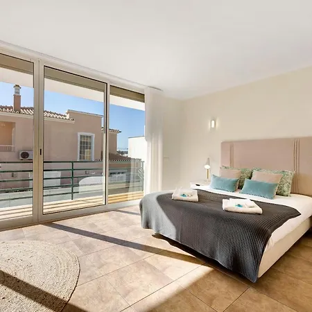 別荘 Pool ラゴス